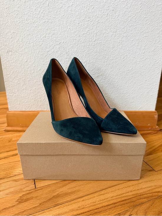 Madewell Shoes - Madewell Women’s Pointed-Toe Suede Pumps in Gallery Green